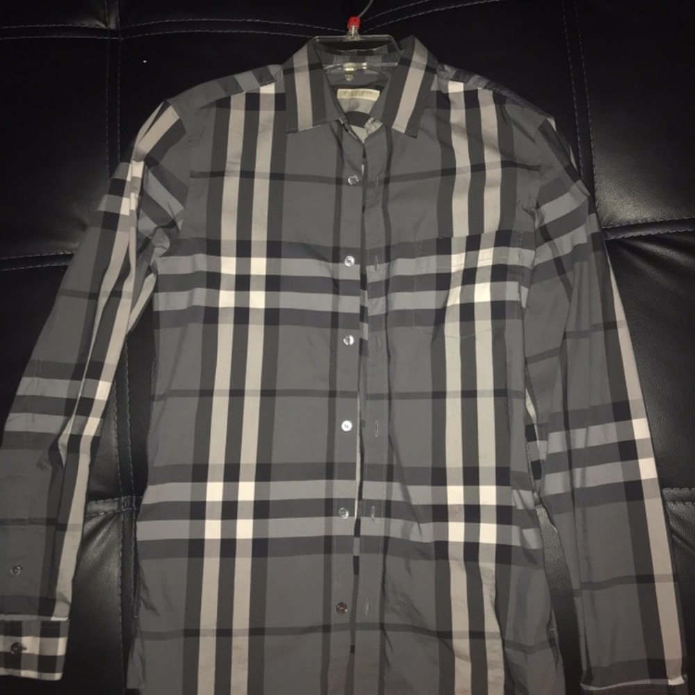 Burberry button up B&W